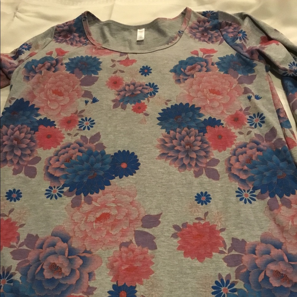 XL Lularoe Floral Lynnae Top